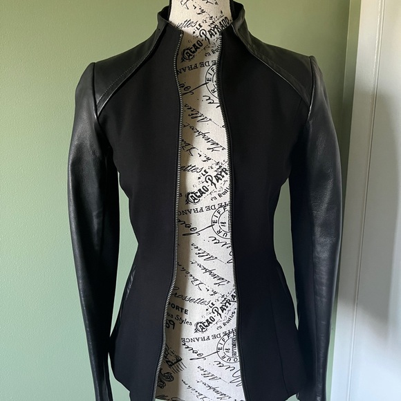 Stylish Danier leather and fabric jacket - Picture 4 of 10